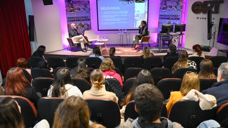 Presentación de trabajos estudiantiles