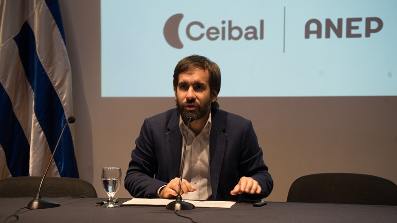 Francisco Arri Secretario Docente de la Escuela de Comunicaci&oacute;n