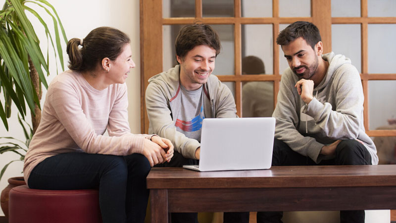 Becas para estudiar en la Universidad ORT Uruguay
